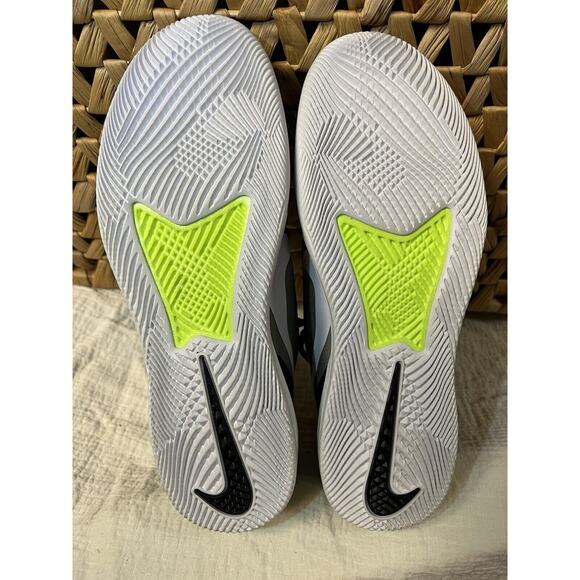 Size 8 - Nike Air Max Vapor Wing MS Black Volt - Picture 3 of 5